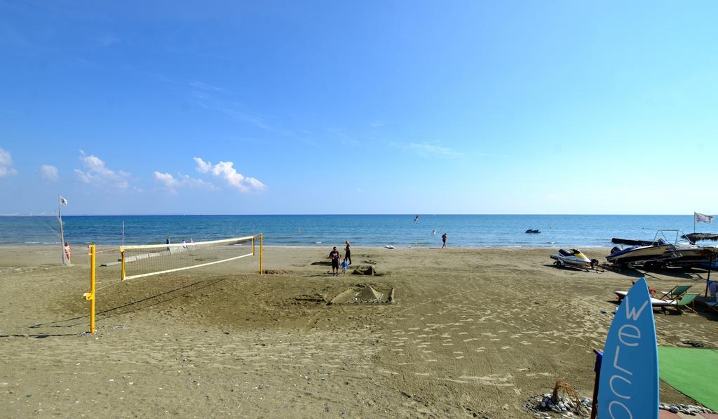 Mackenzie Blu Beach Studio Larnaca Extérieur photo