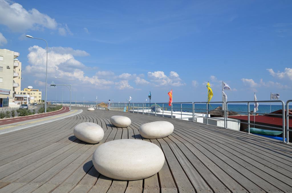 Mackenzie Blu Beach Studio Larnaca Extérieur photo